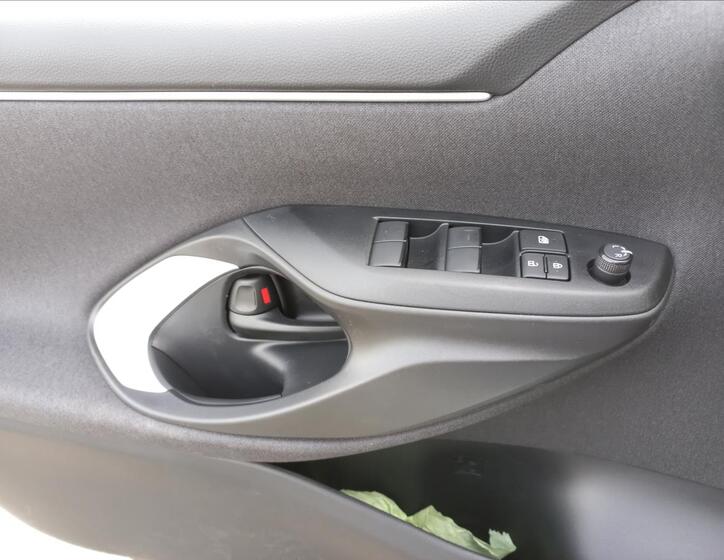 Toyota Yaris 23