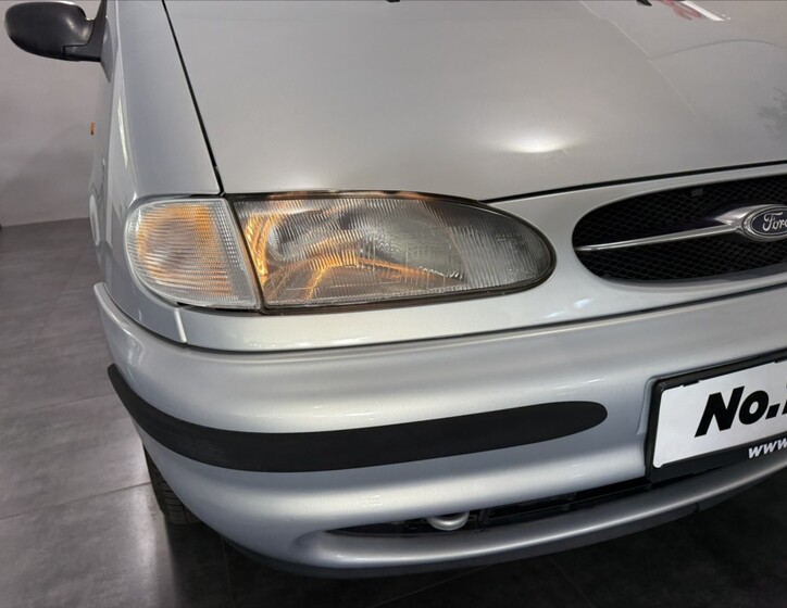 Ford Galaxy 27