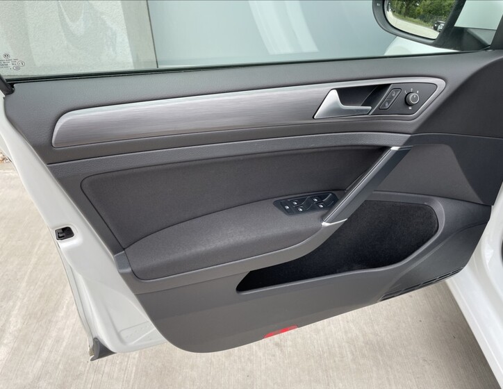 Volkswagen Golf 15