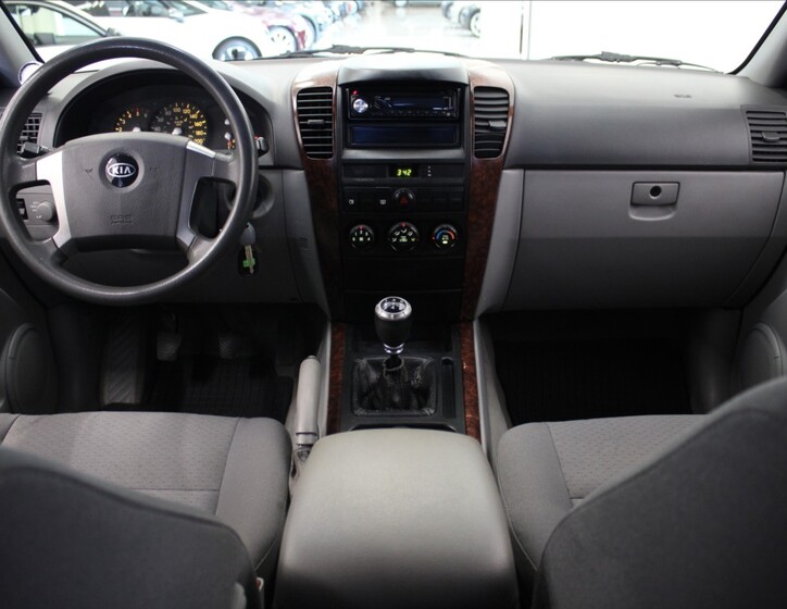KIA Sorento 8