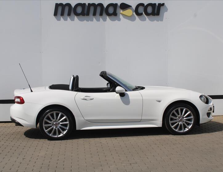 Fiat 124 Spider 8