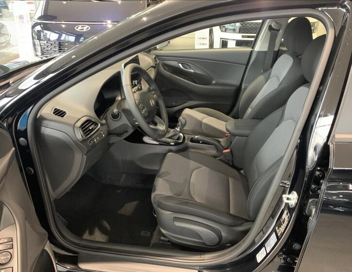 Hyundai i30 24