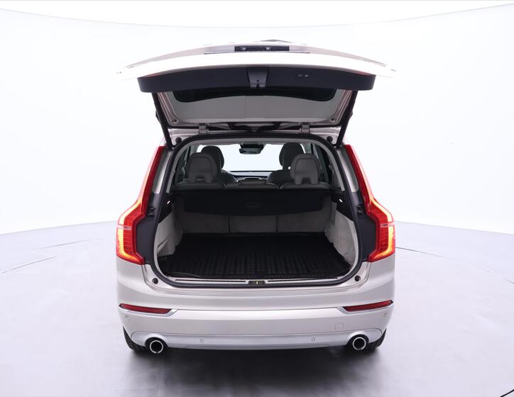 Volvo XC90 9