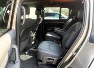 Land Rover Defender 14