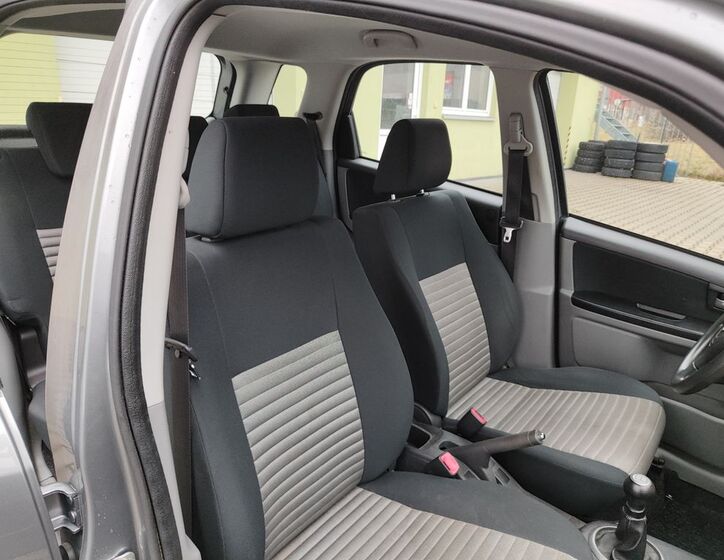 Suzuki SX4 13