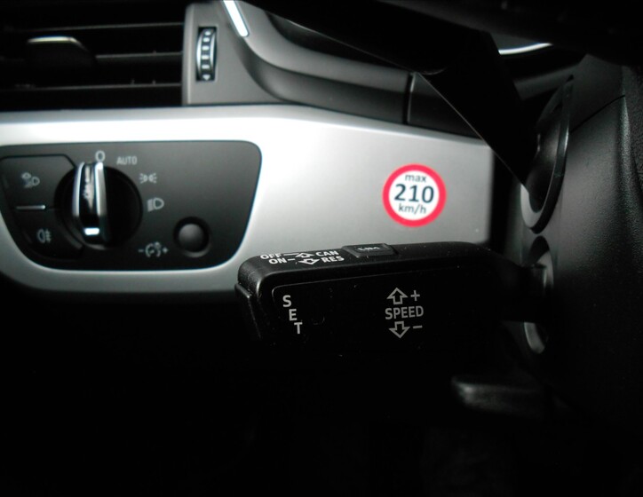 Audi A4 16
