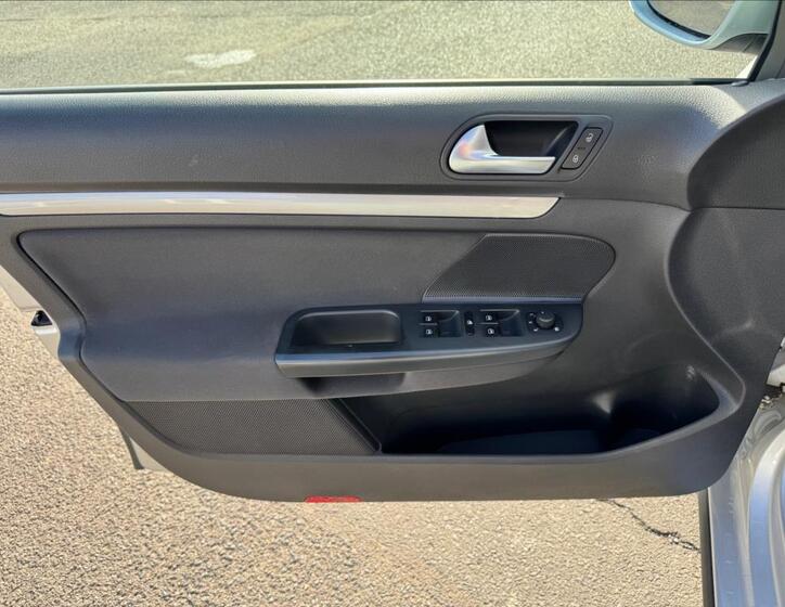 Volkswagen Golf 17
