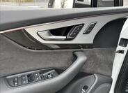 Audi SQ7 36