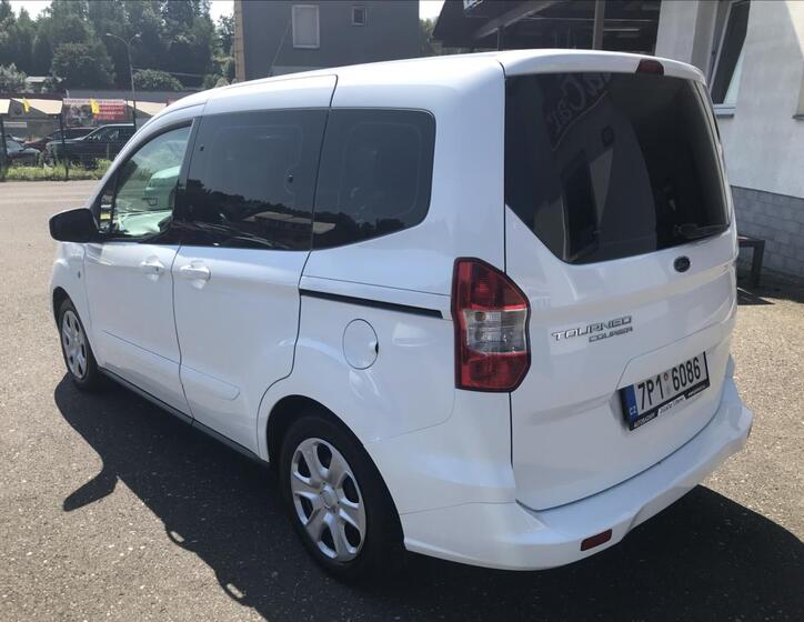 Ford Tourneo Courier 7