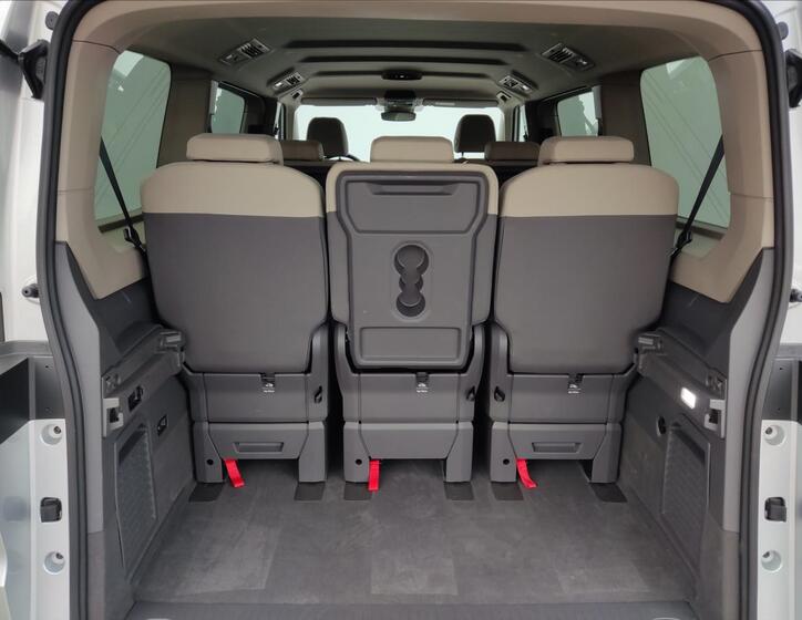 Volkswagen Multivan 28