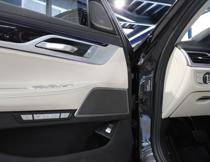 BMW Řada 7 9
