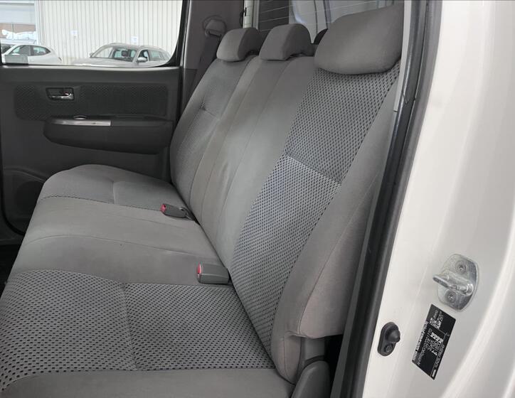 Toyota Hilux 11
