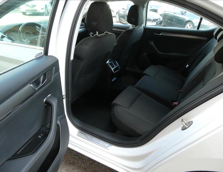 Škoda Superb 19