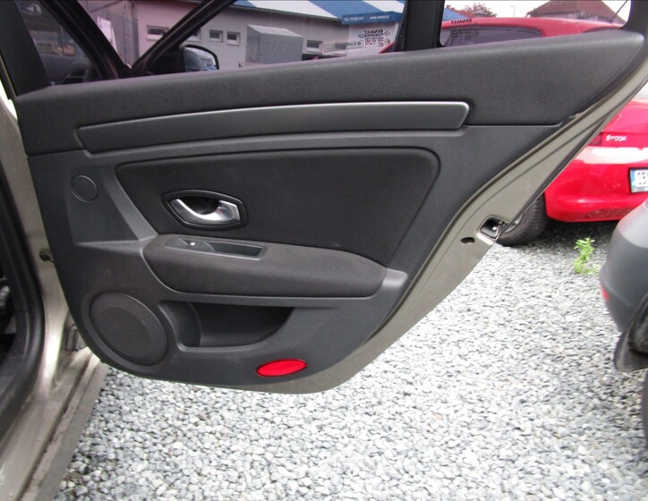 Renault Laguna 24