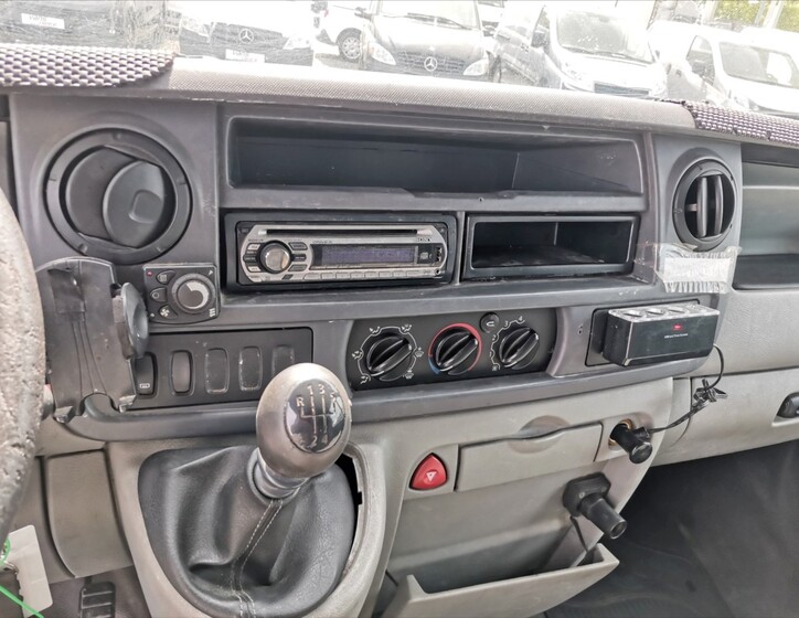 Renault Master 9