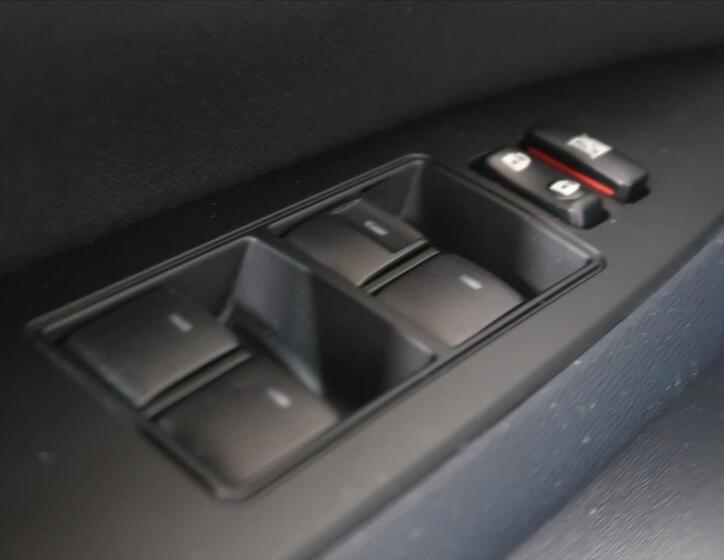 Toyota Avensis 16