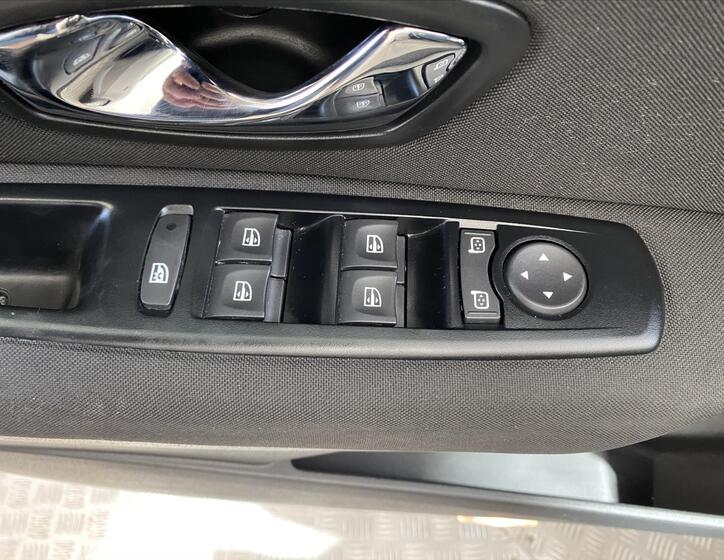 Renault Fluence 12