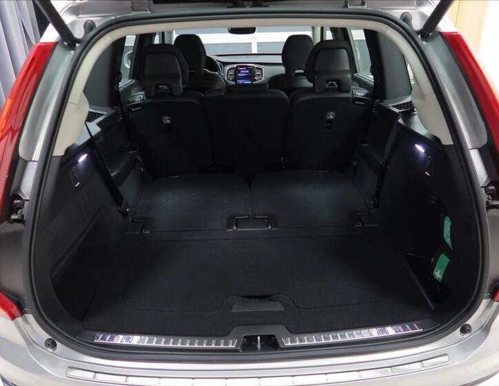 Volvo XC90 10