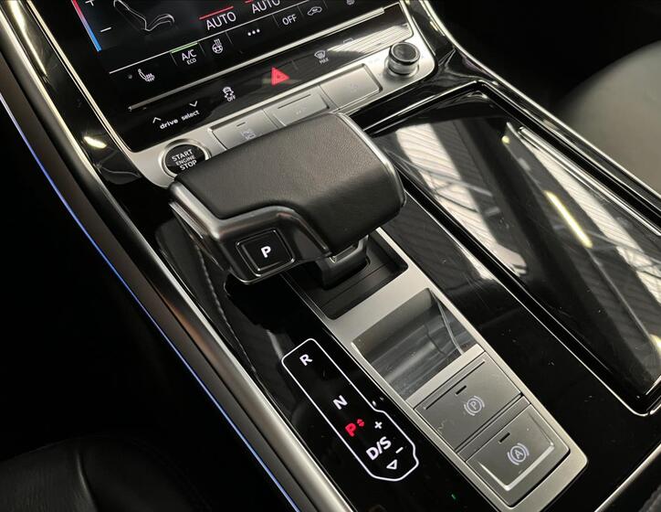 Audi Q8 18