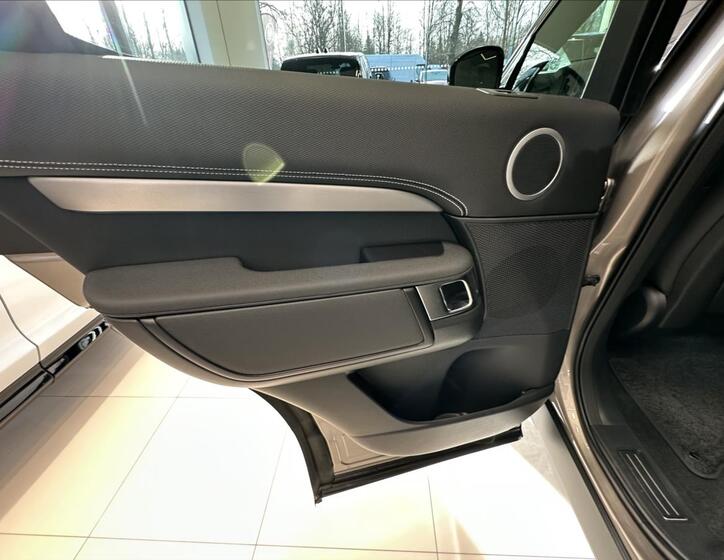 Land Rover Discovery 16