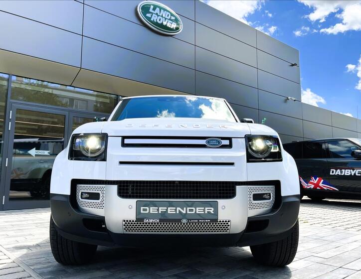 Land Rover Defender 11