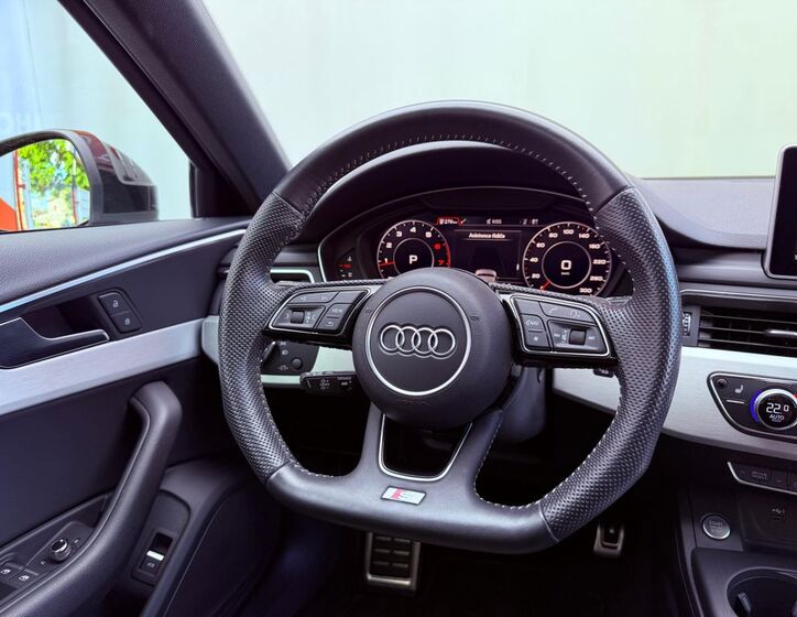 Audi A4 16