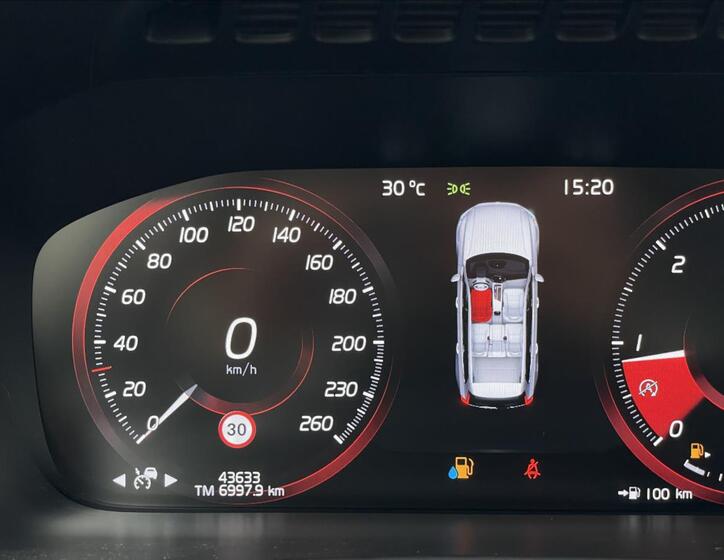 Volvo XC90 10