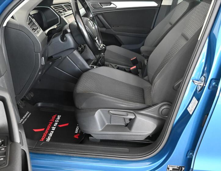 Volkswagen Tiguan 9