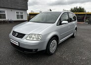 Volkswagen Touran 1
