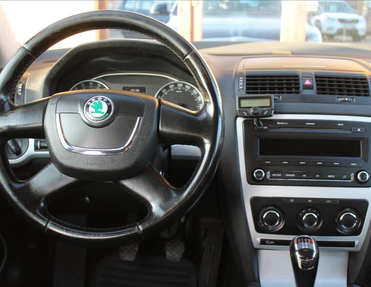Škoda Octavia 10