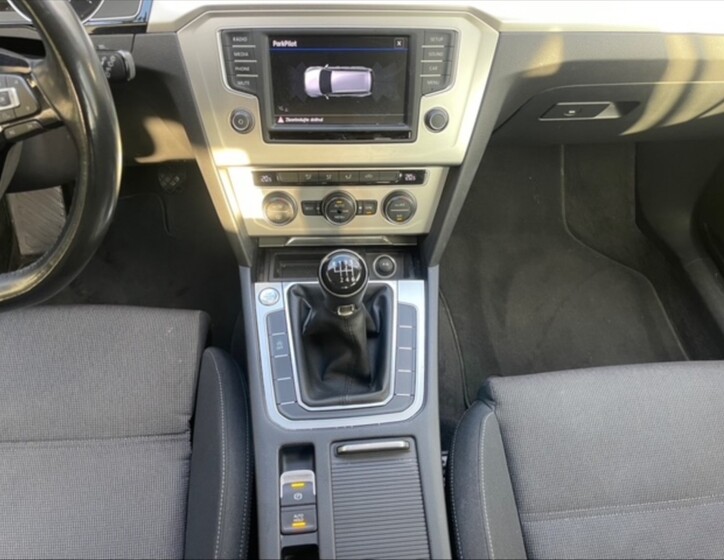 Volkswagen Passat 10