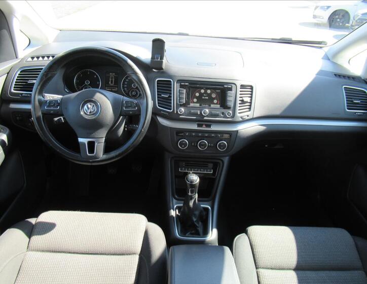 Volkswagen Sharan 9
