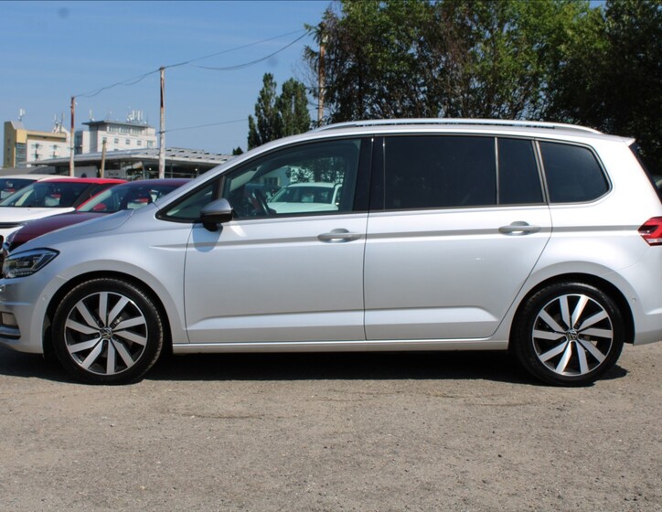 Volkswagen Touran 8