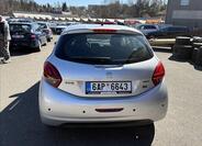 Peugeot 208 5