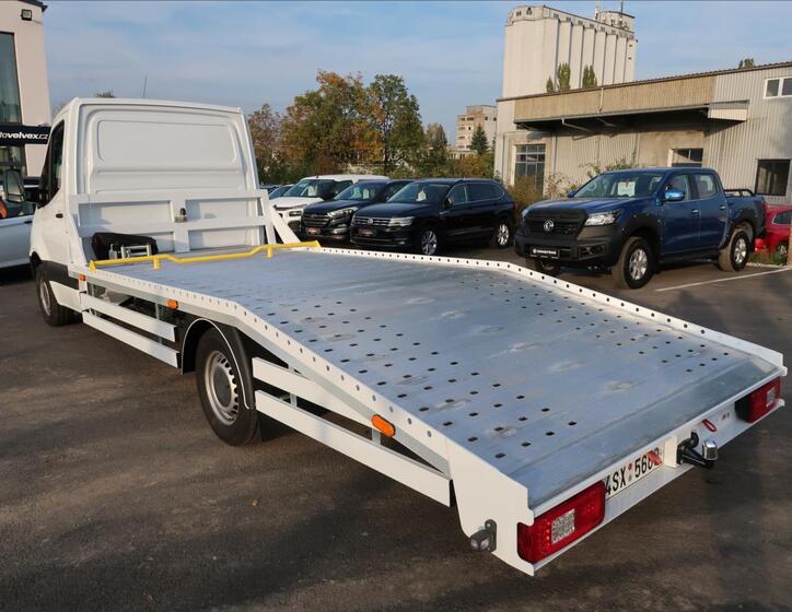 Mercedes-Benz Sprinter 4