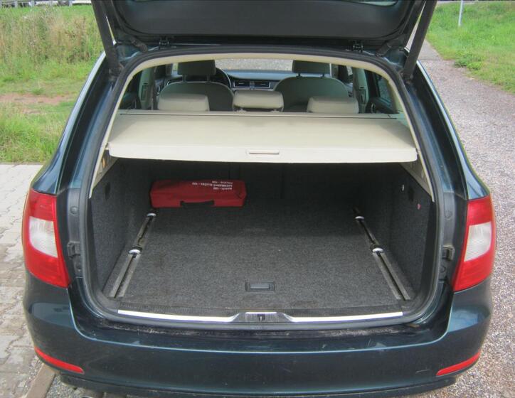 Škoda Superb 12