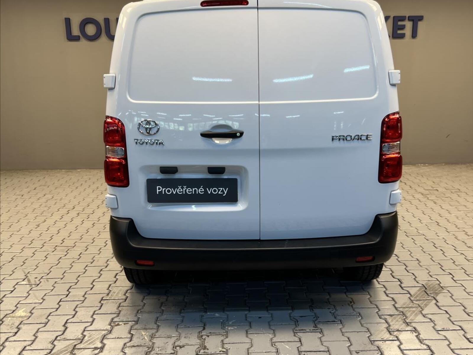 Toyota ProAce 12