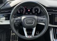 Audi Q7 8