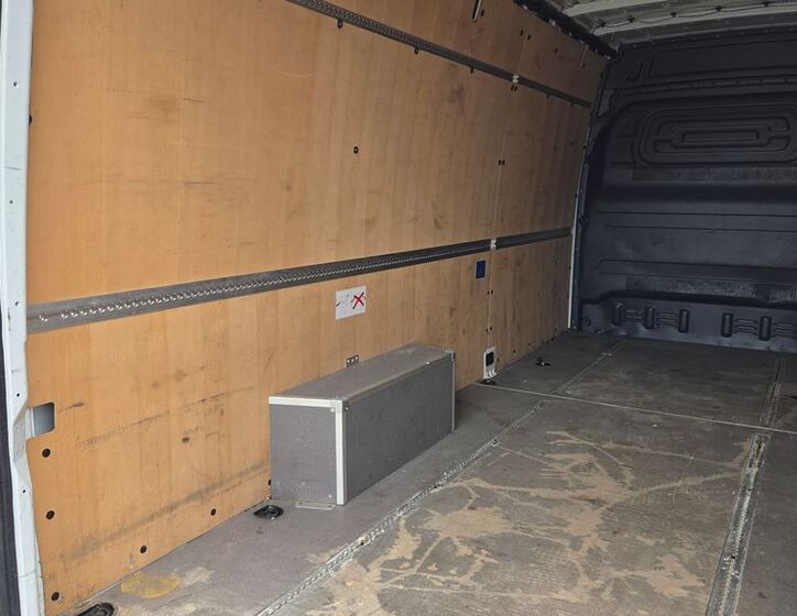 Mercedes-Benz Sprinter 17