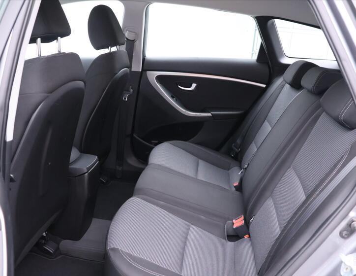 Hyundai i30 16