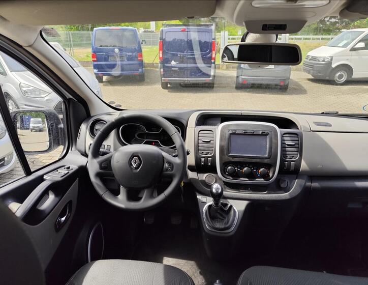 Renault Trafic 13