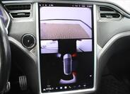 Tesla Model X 26