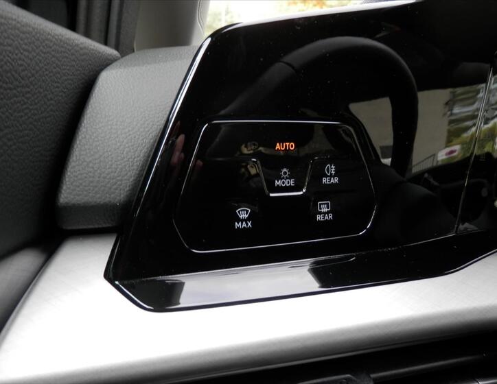 Volkswagen Golf 23