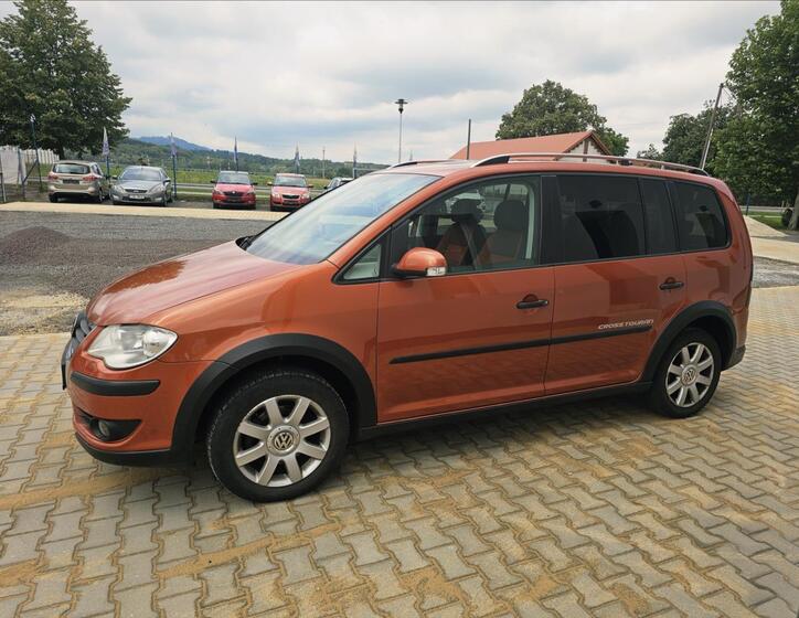 Volkswagen Touran 9