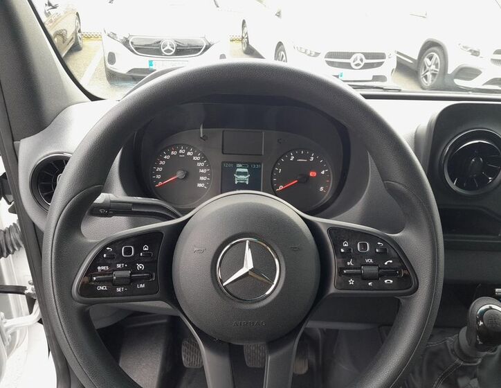 Mercedes-Benz Sprinter 10