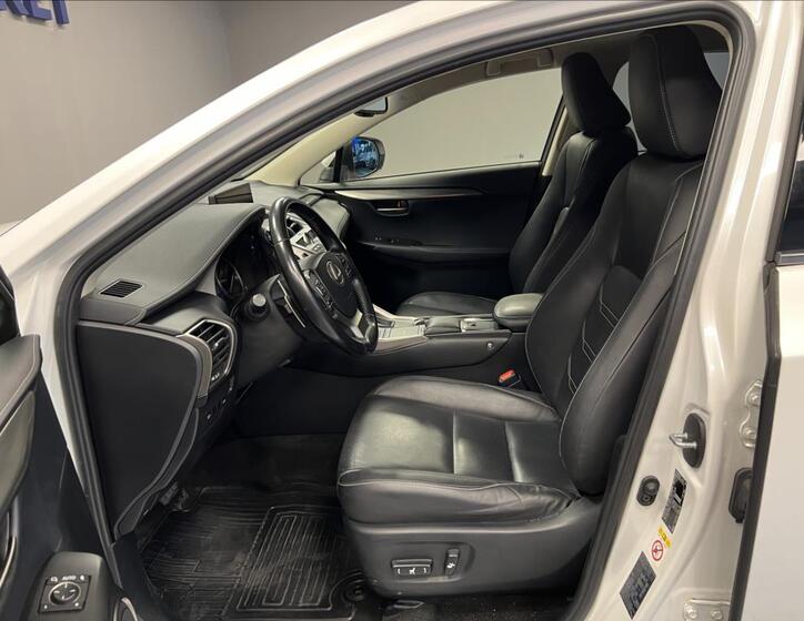 Lexus NX 300h 6