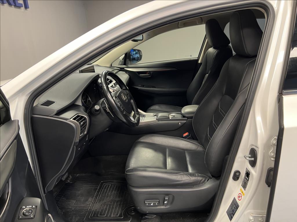 Lexus NX 300h
