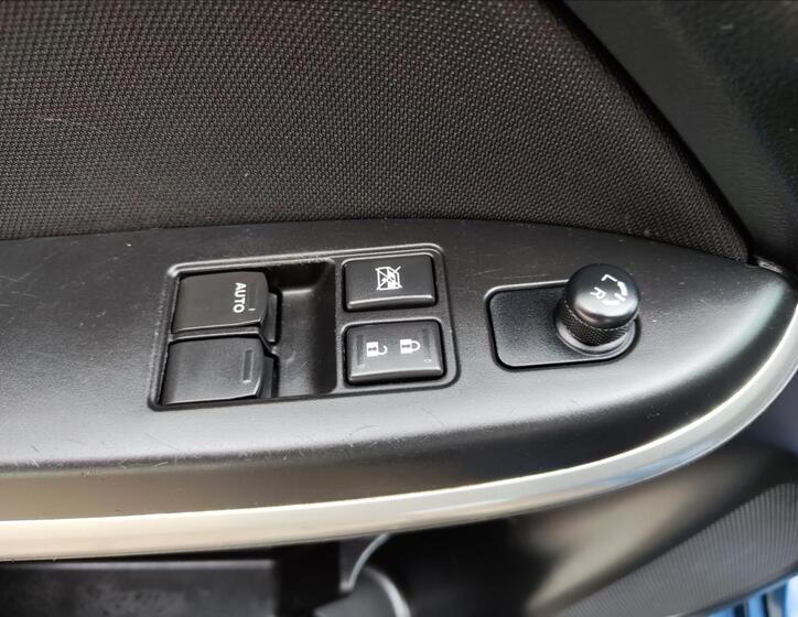 Suzuki Baleno 23