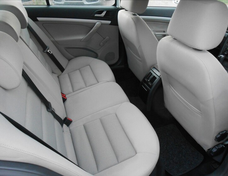 Škoda Octavia 14