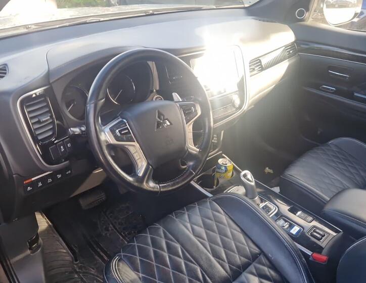 Mitsubishi Outlander 5